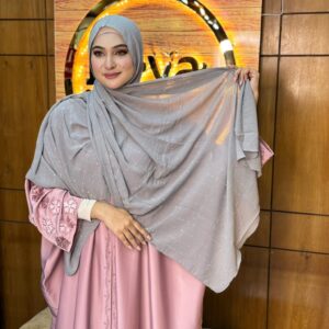 Silver Stone hijab 15