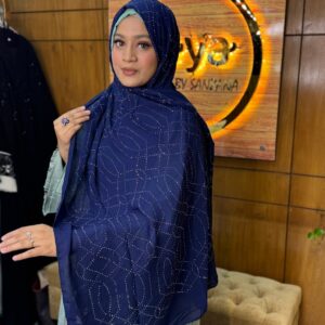 Silver Stone hijab 17