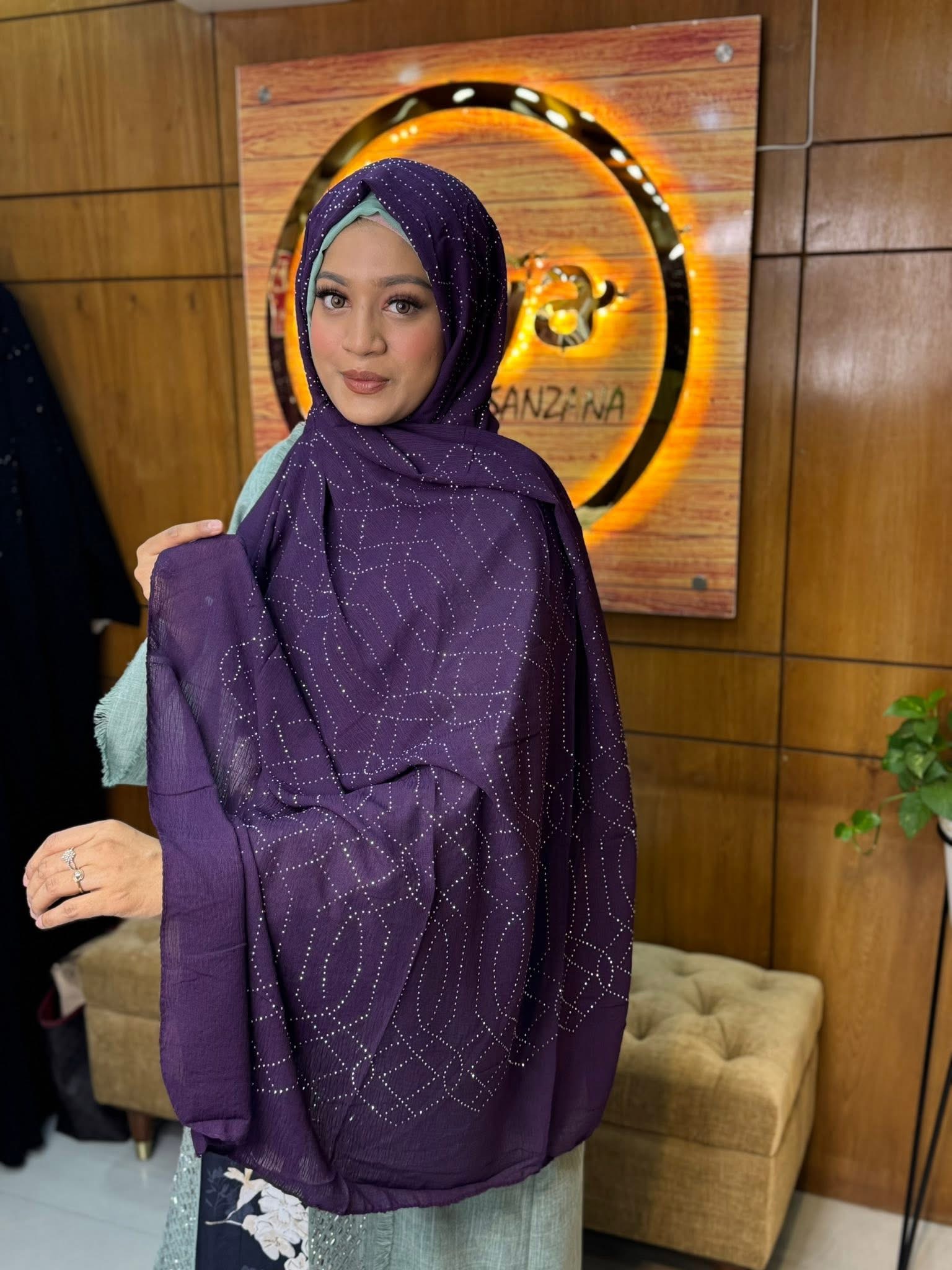 Silver Stone hijab 18