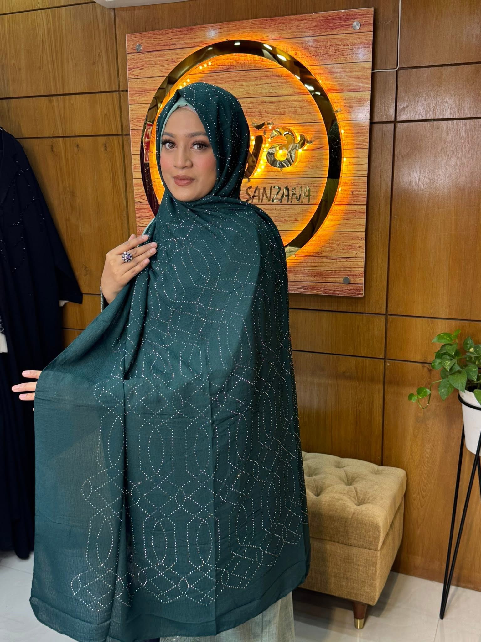 Silver Stone hijab 2